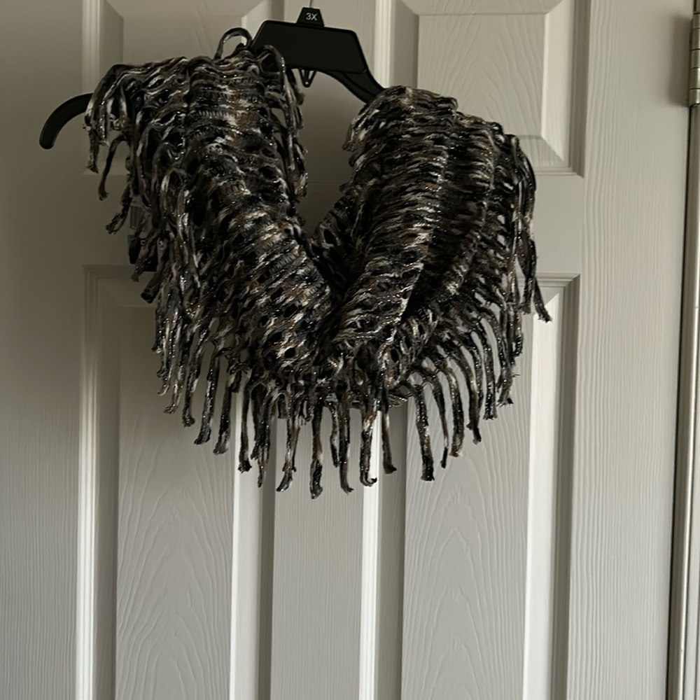 Steve Madden Infinity Scarf 🧣